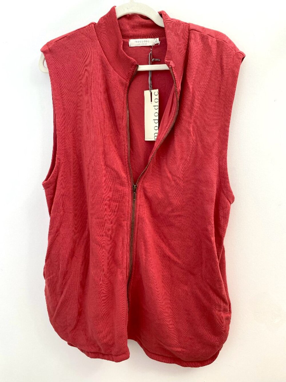 Mododoc Red Canyon Sleeveless Zip Up Jacket NWT - Size Medium